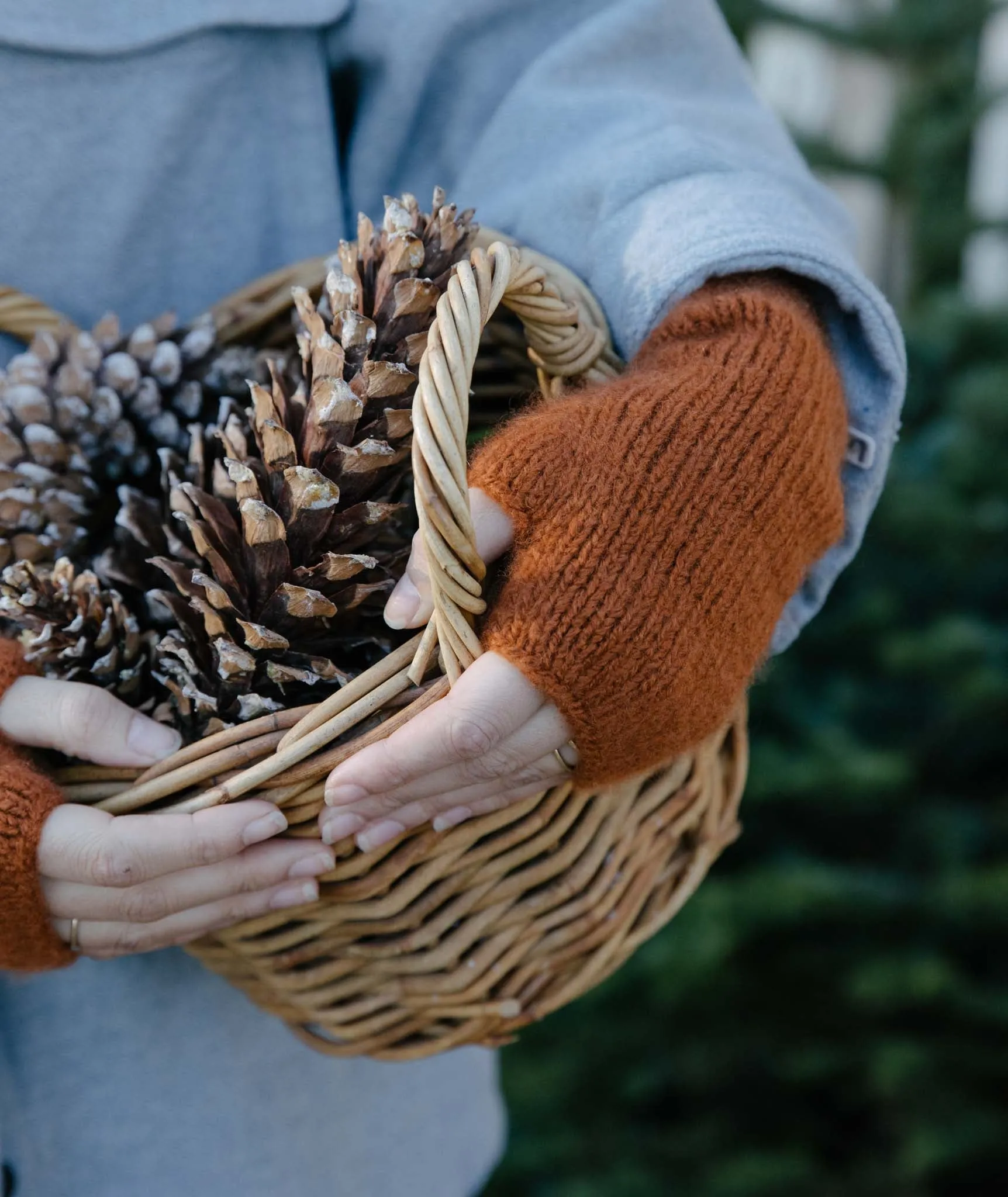 Cozy Handwarmers Using Lang Cashmere Light