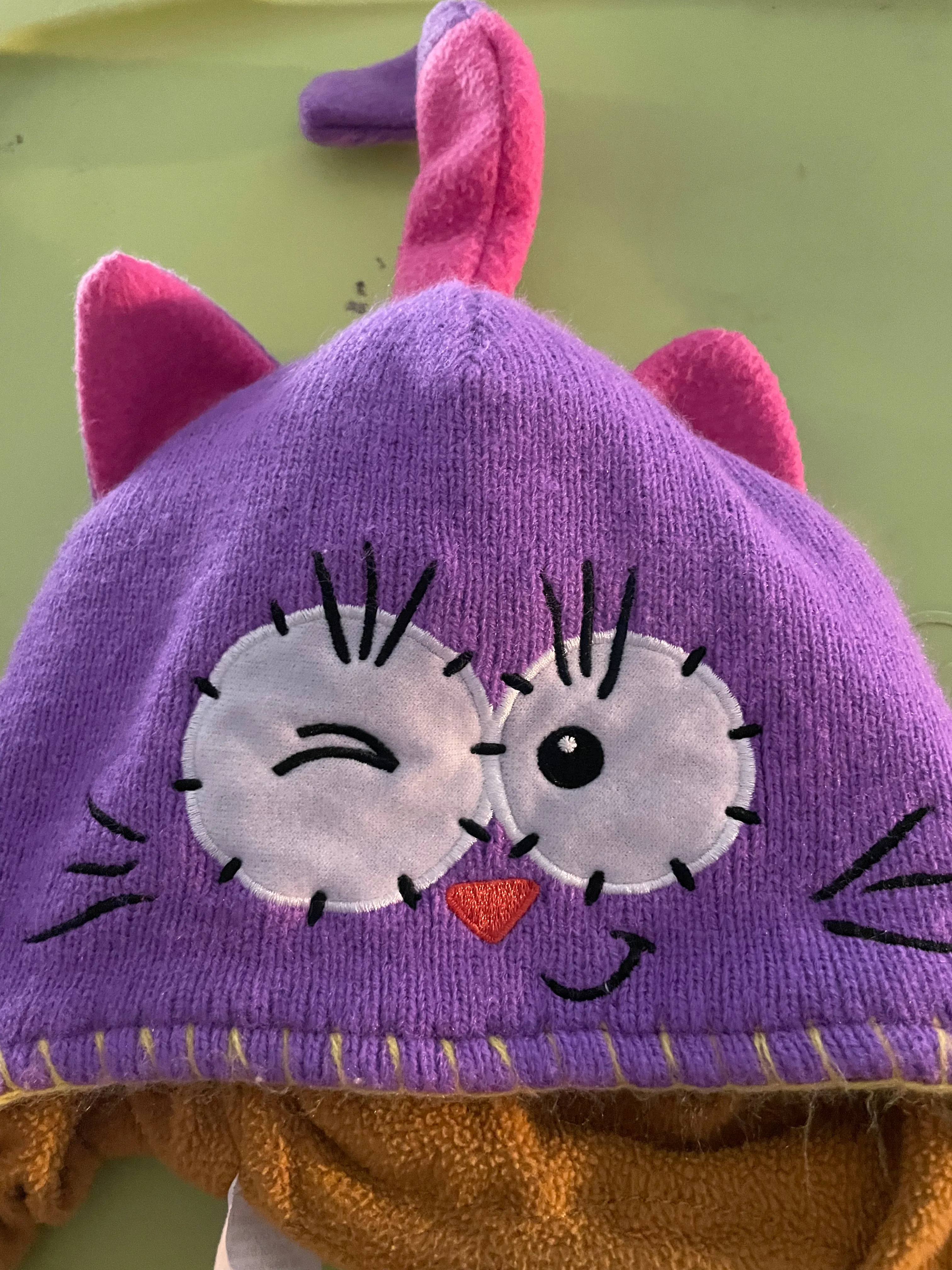 Flipeez Purple/Pink Winking Cat Warm Girls Knit Hat Cap Tail Moves Lined