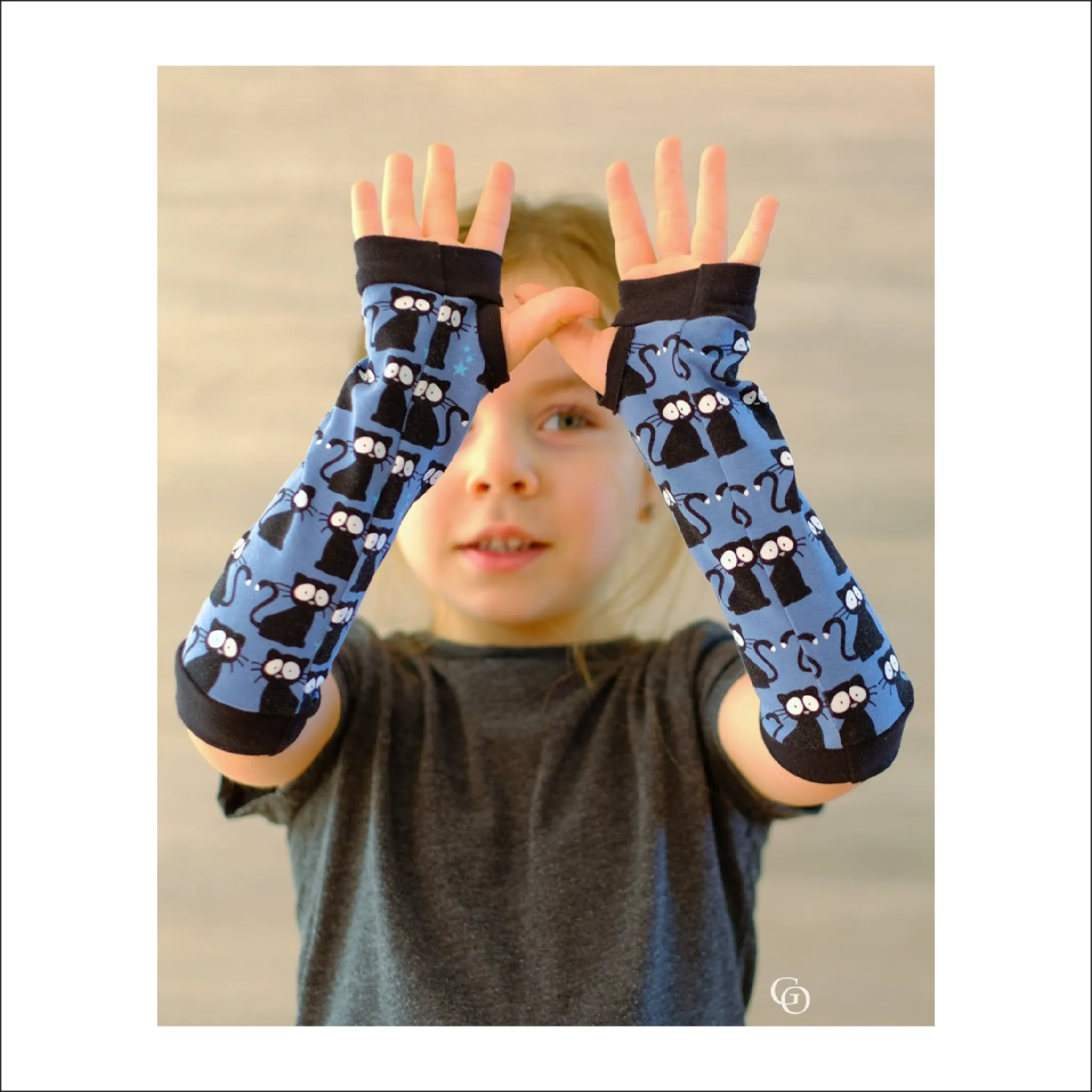 Lilliwaup Arm Warmers | Baby to Adult Sizes 12M - 6XL | Beginner Level Sewing Pattern