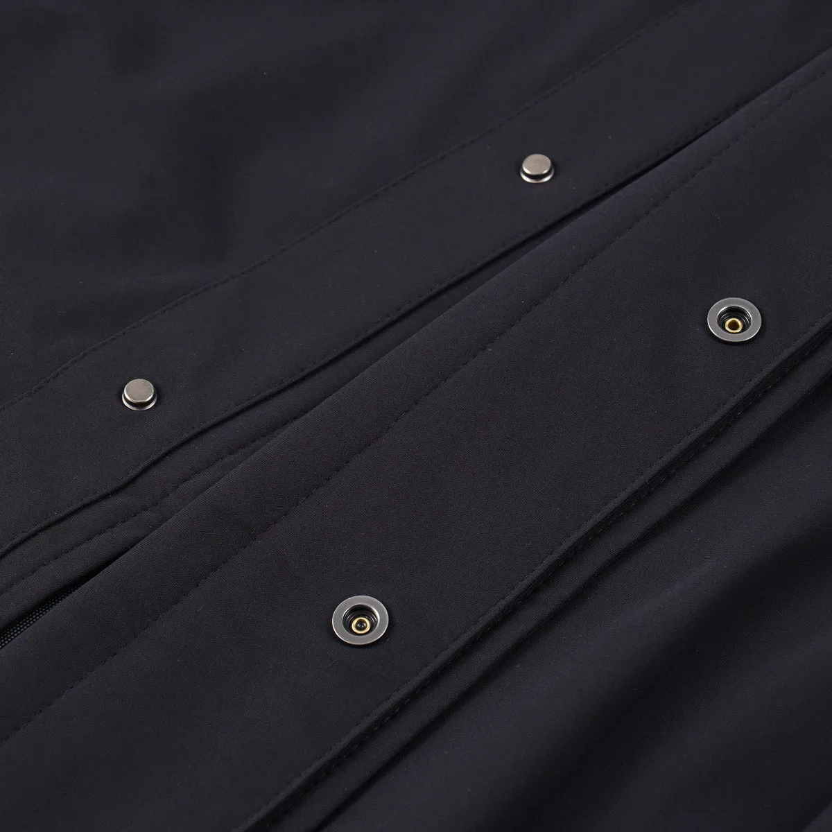 Manto Lightweight Water-Repellent Overcoat