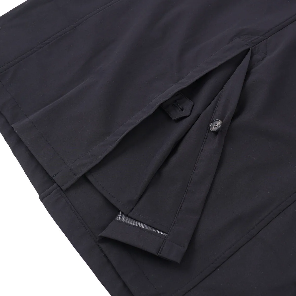 Manto Lightweight Water-Repellent Overcoat