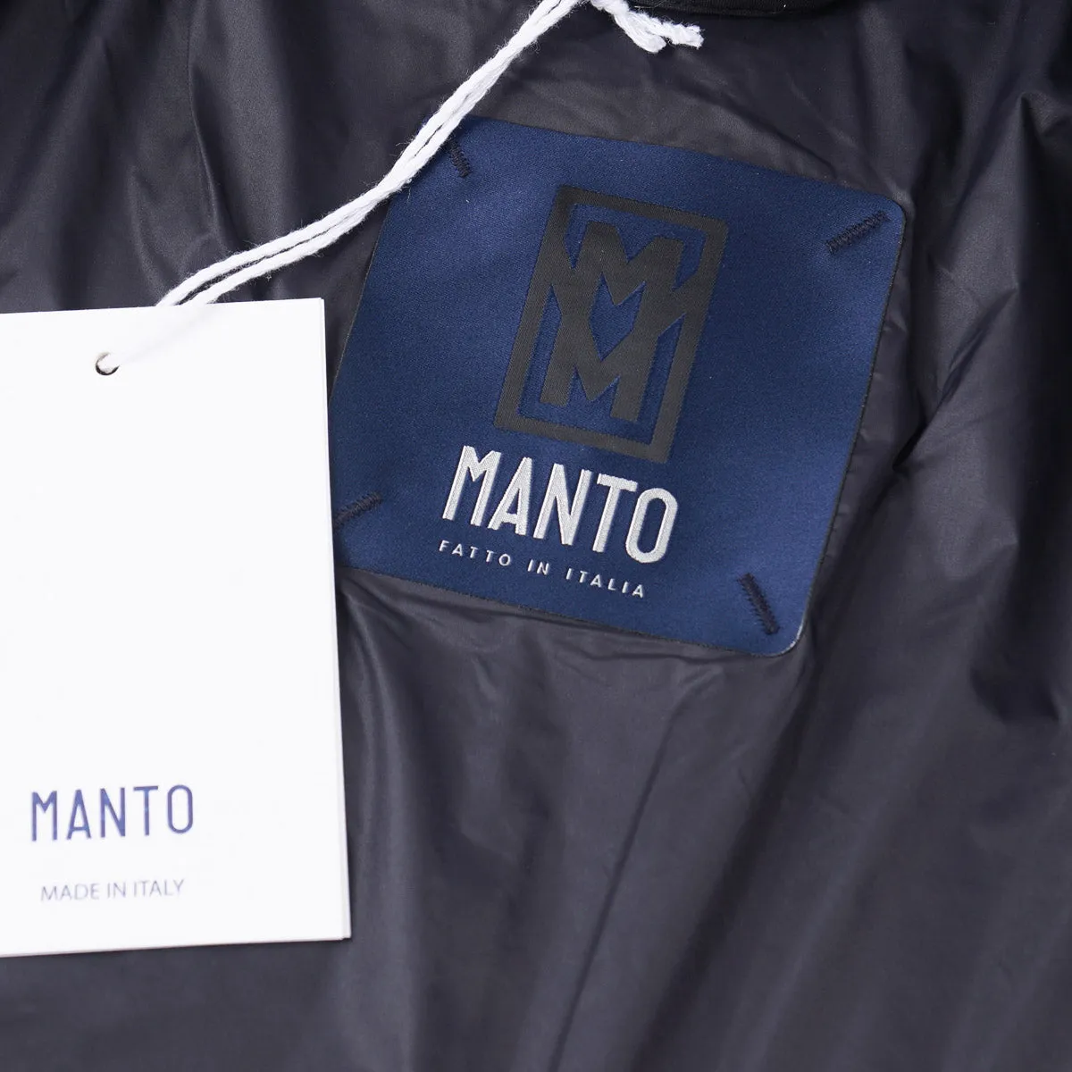 Manto Lightweight Water-Repellent Overcoat