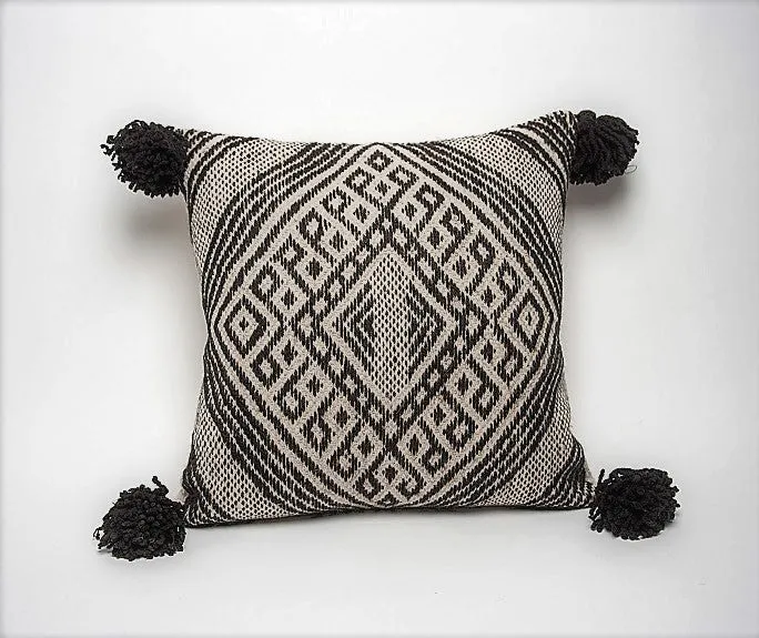 Pallay Cozy Alpaca Pillow