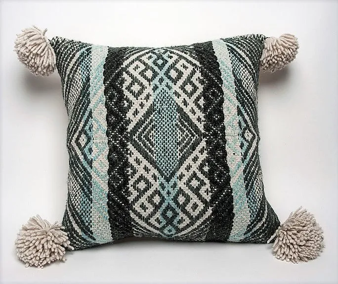 Pallay Cozy Alpaca Pillow