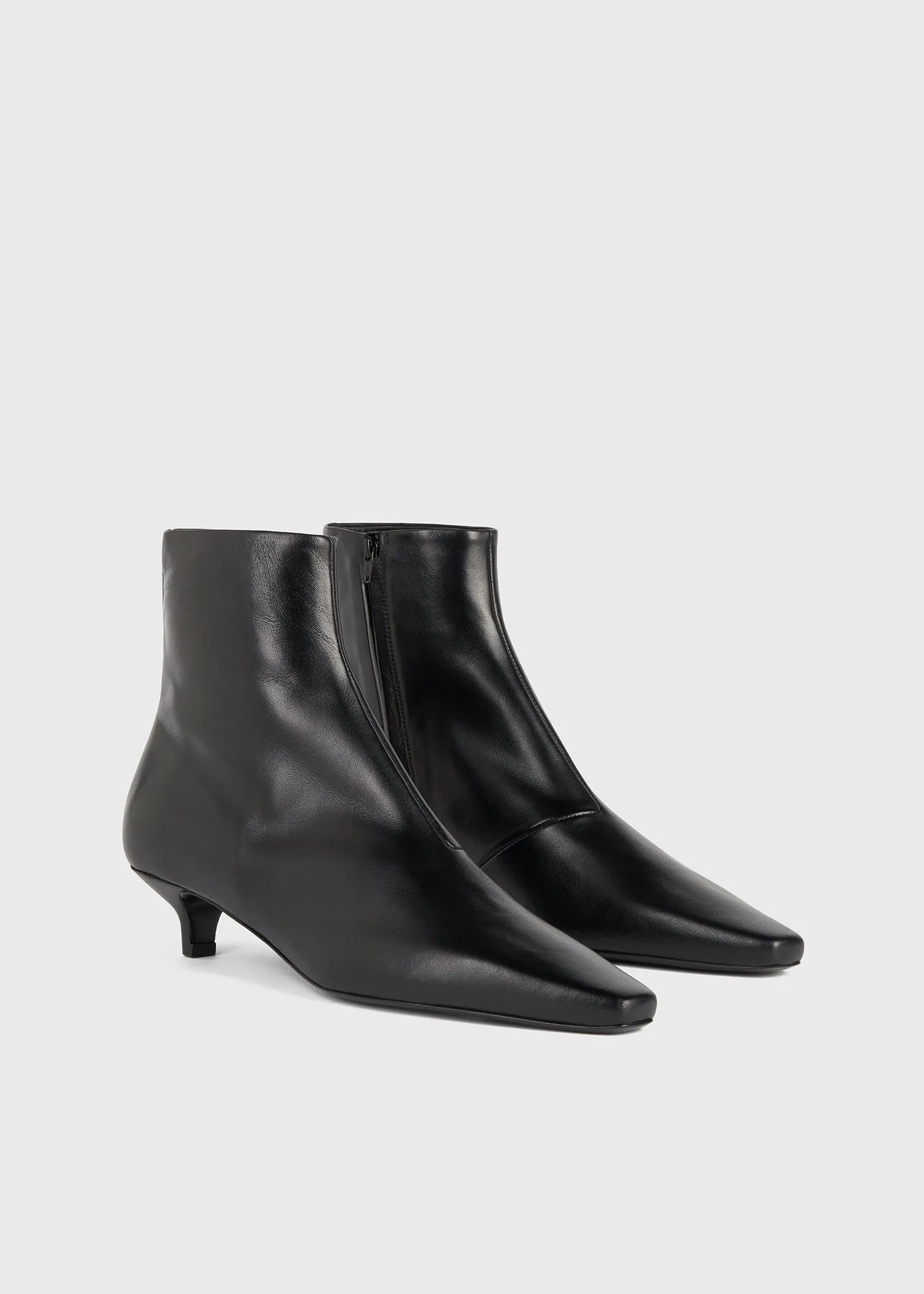 Slim leather ankle boots black