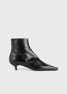 Slim leather ankle boots black