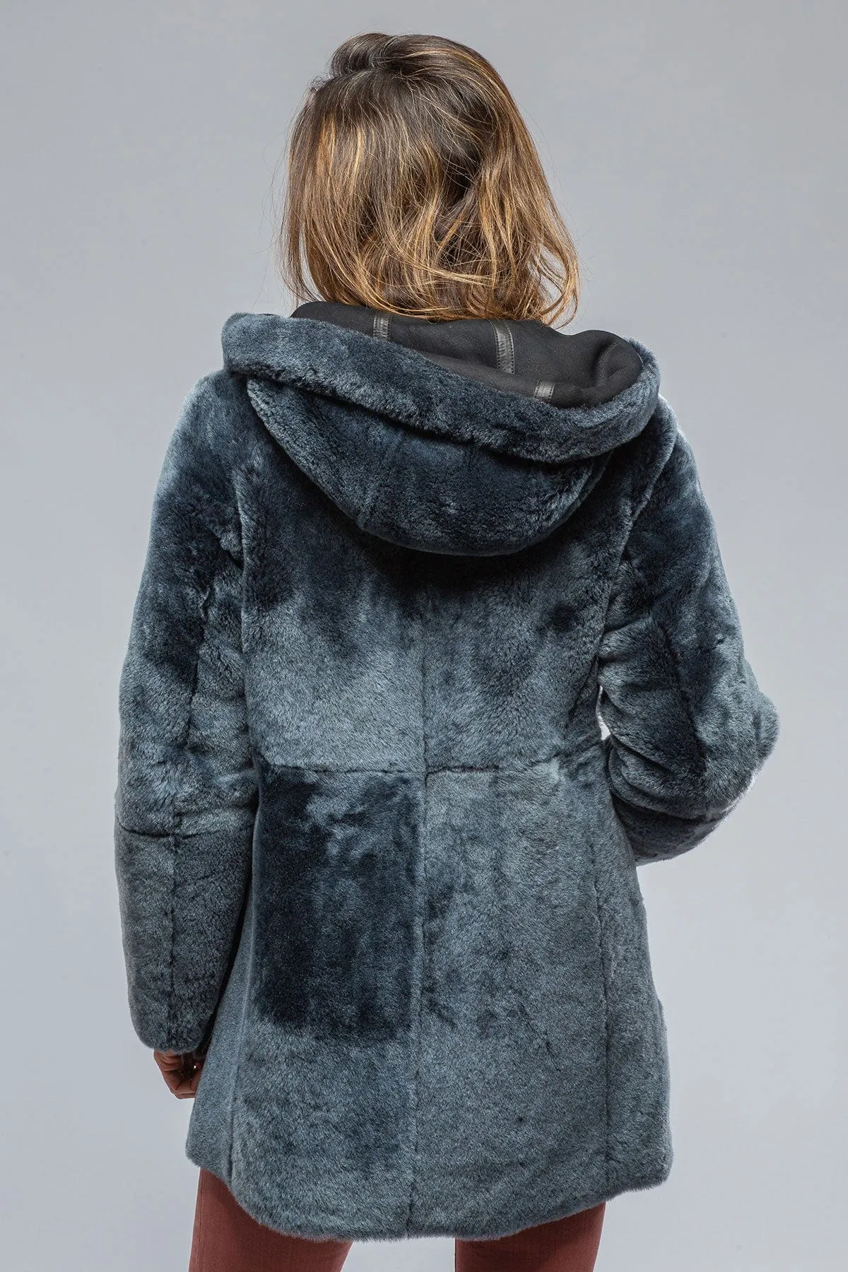 Trentino Reversible Side Snap Shearling In Navy